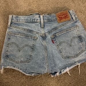 Ripped Levi Authentic Jean shorts